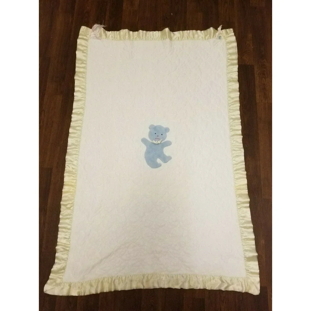 Vintage Baby Blanket Quilt 32x47 Teddy Bear White Yellow Satin Trim Thick Quitex